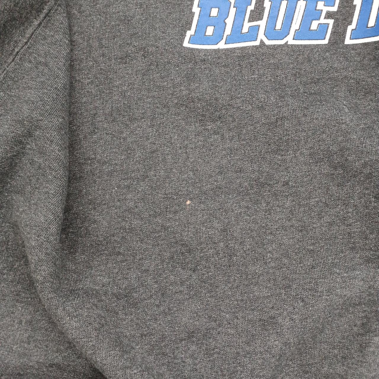 表面に汚れがございます。