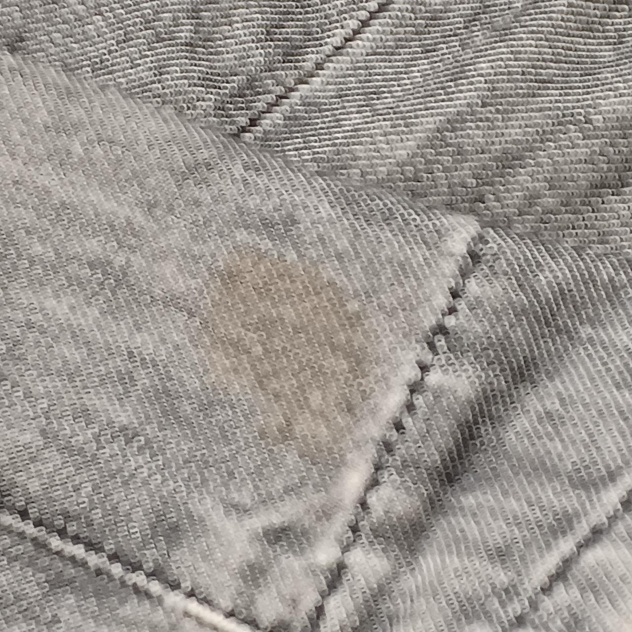 お汚れございます。