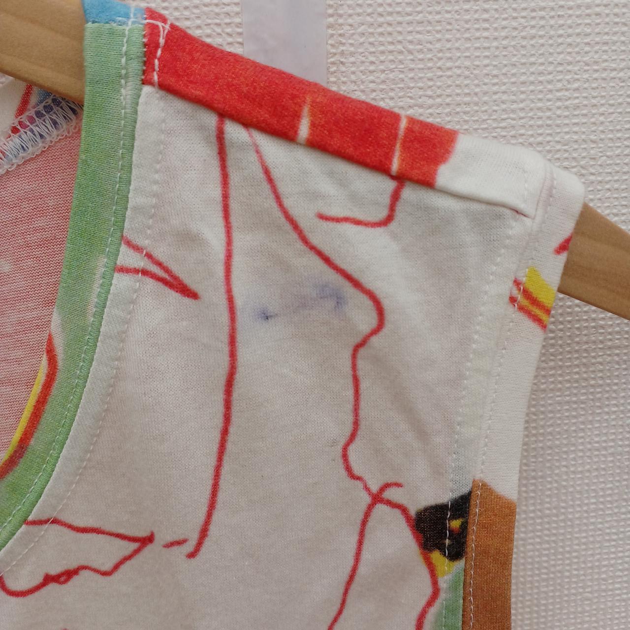 左肩付近ペン跡汚れ有り
