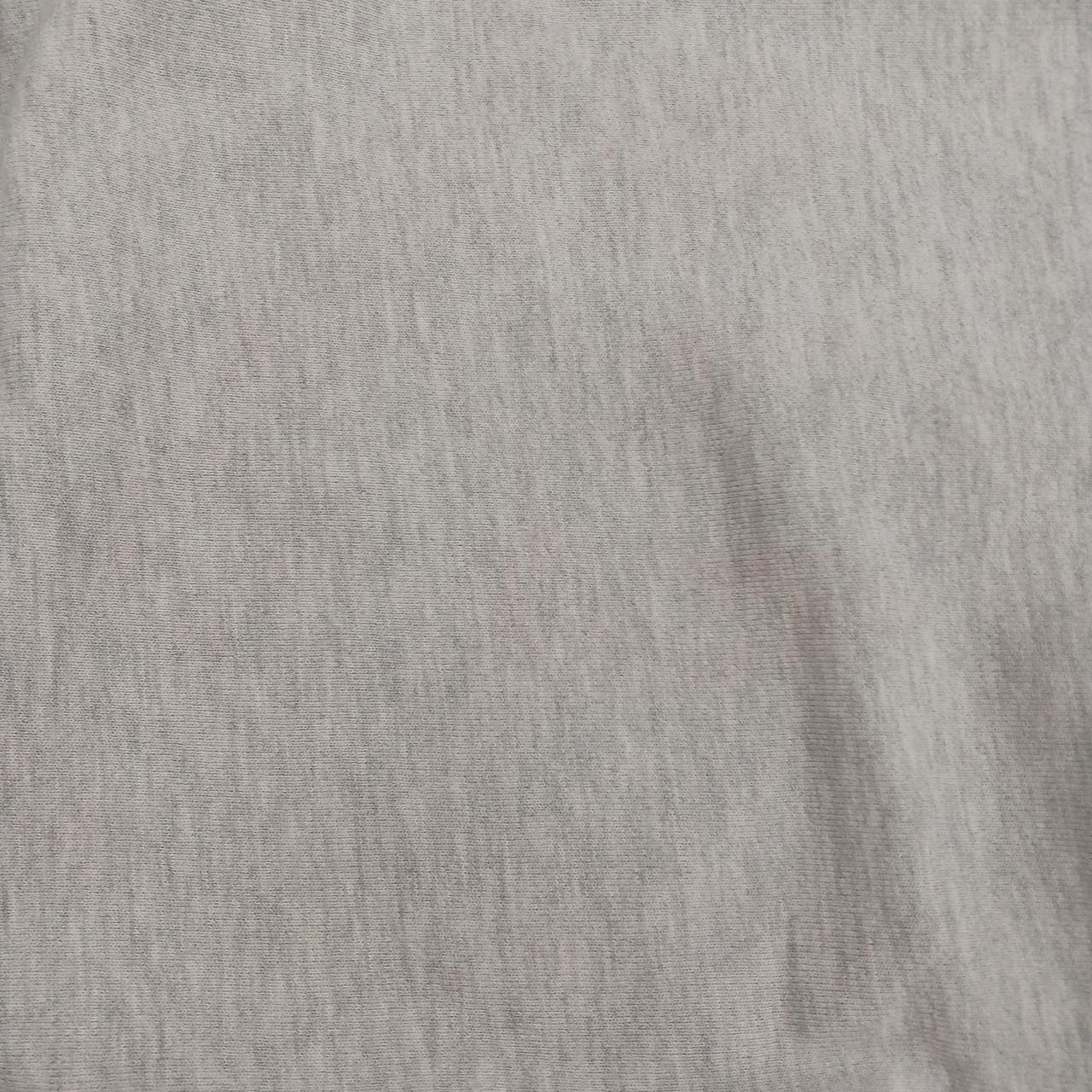 後ろ身頃　うっすらピンク色です。