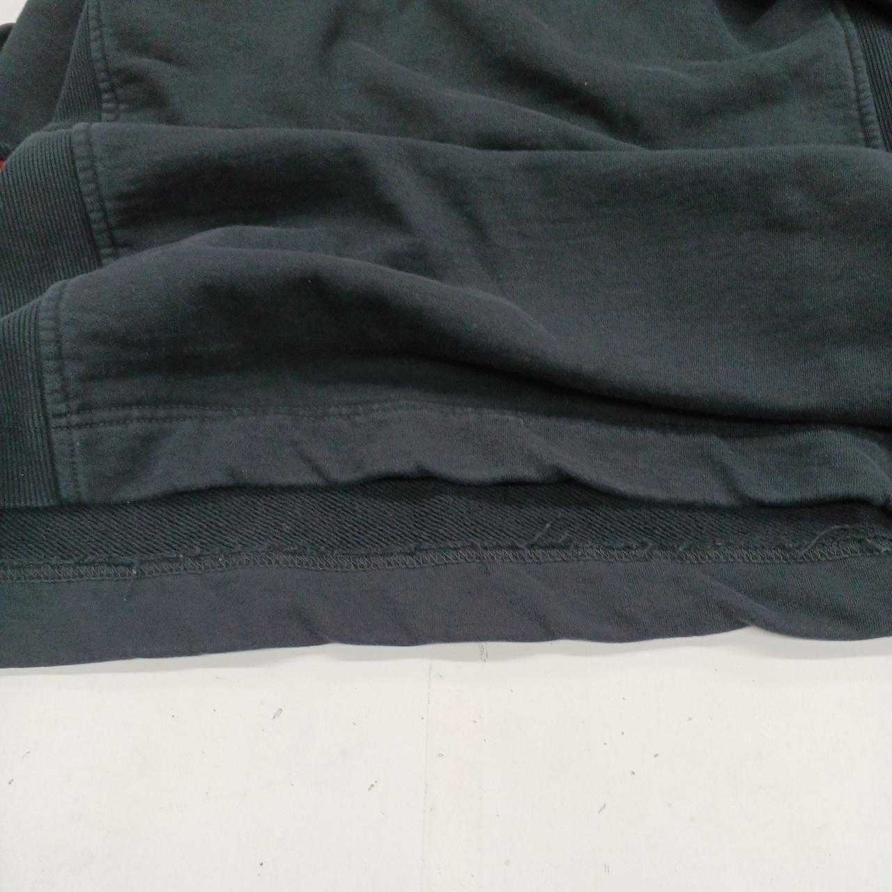 裾に色褪せやよれあり