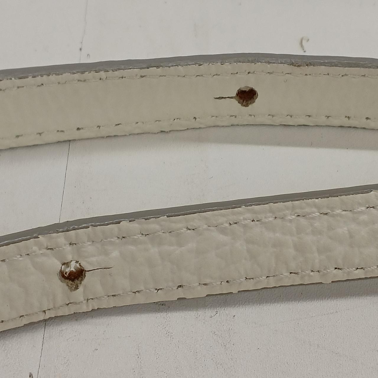 ショルダー使用感ございます。