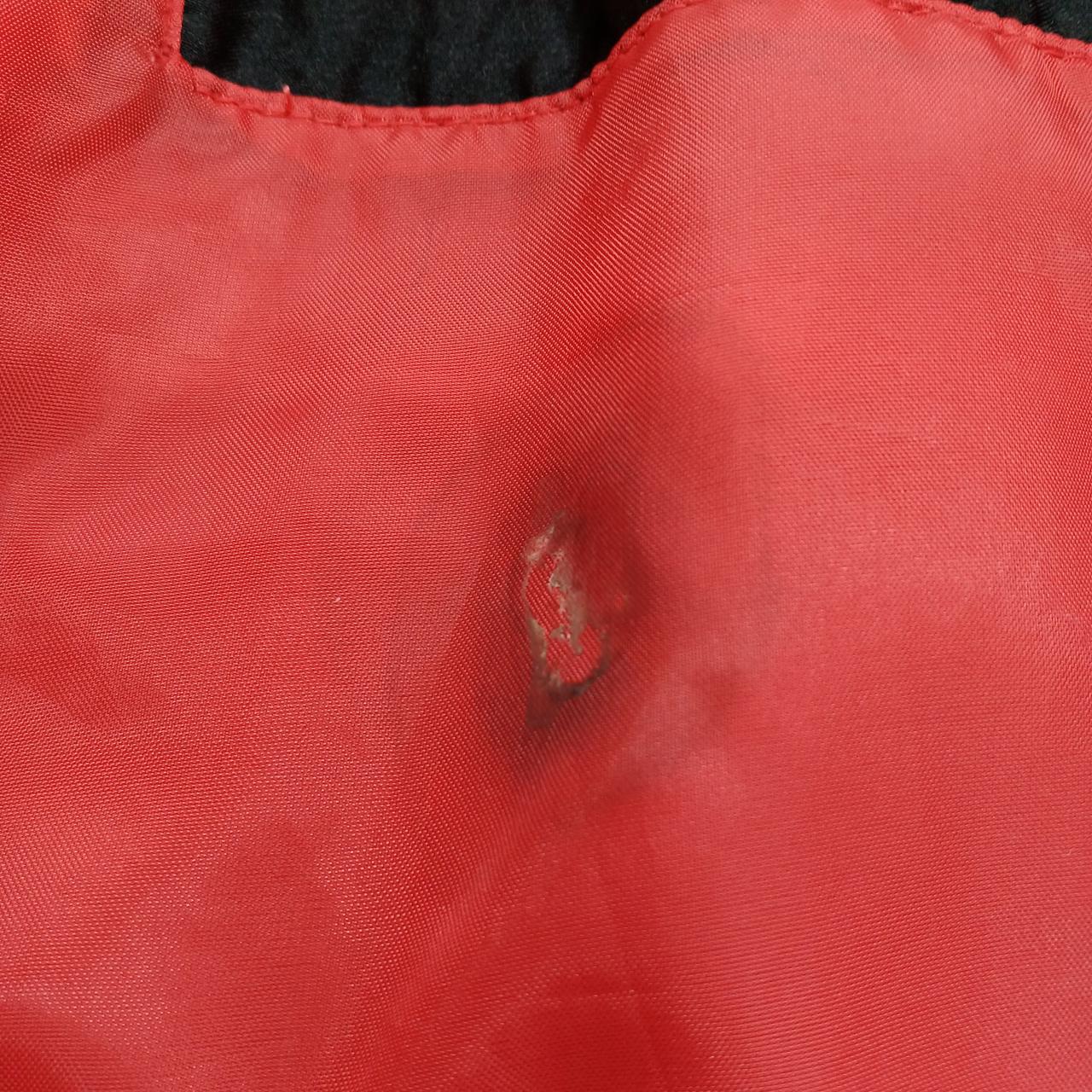 左内側お汚れございます。
