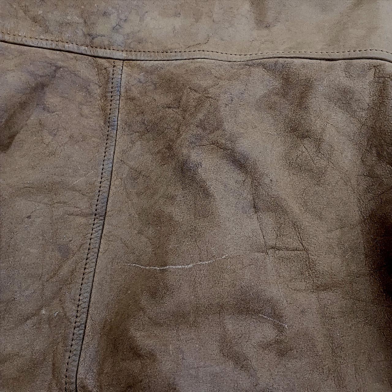 後ろ身頃に何ヵ所かあり