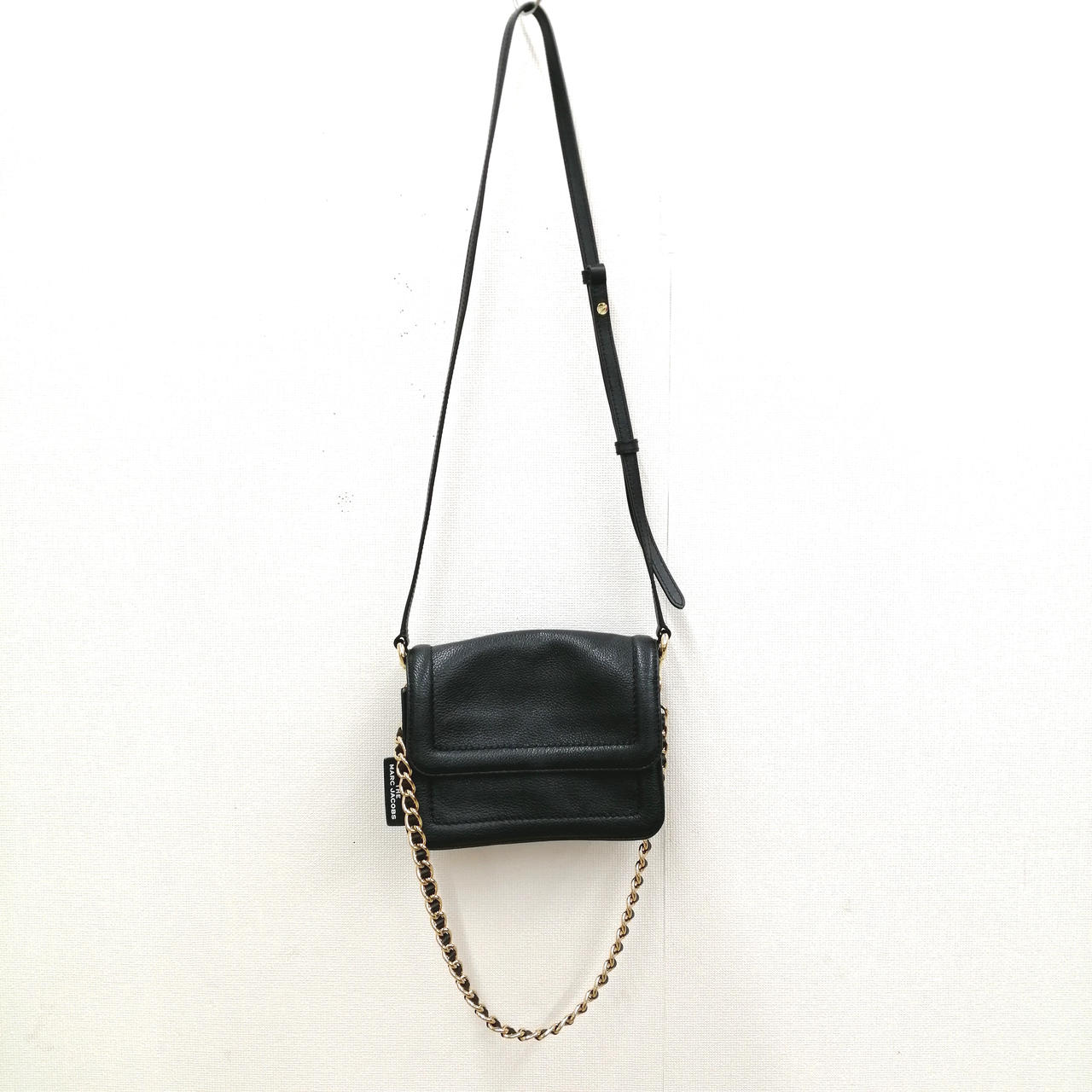 MARC JACOBS 型番:06T-02267416/BK THE MINI CUSHION BAG