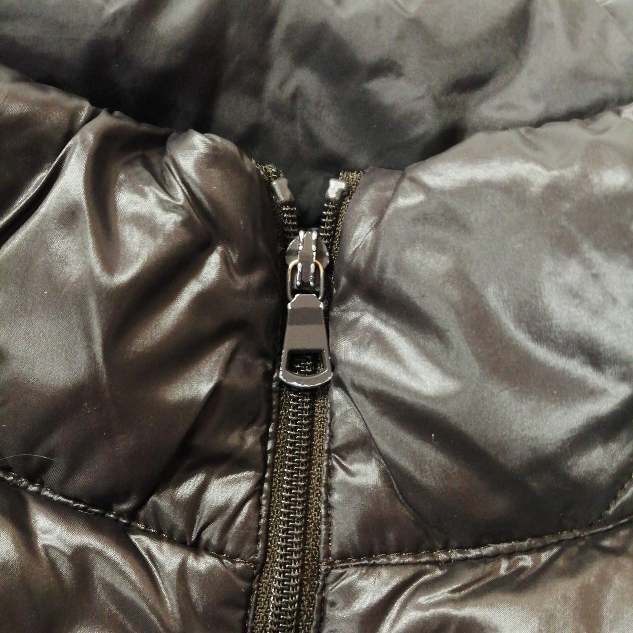 ファスナー塗装剥がれ有り