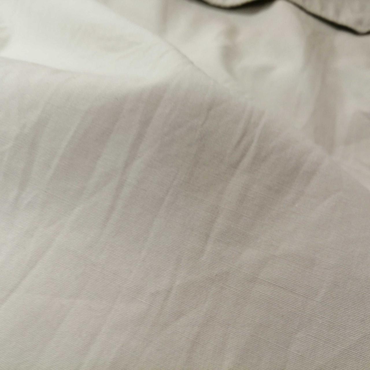 背面うっすらシミ有り