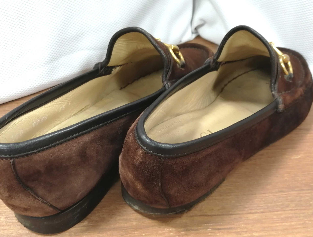 履き口フチにスレ有り