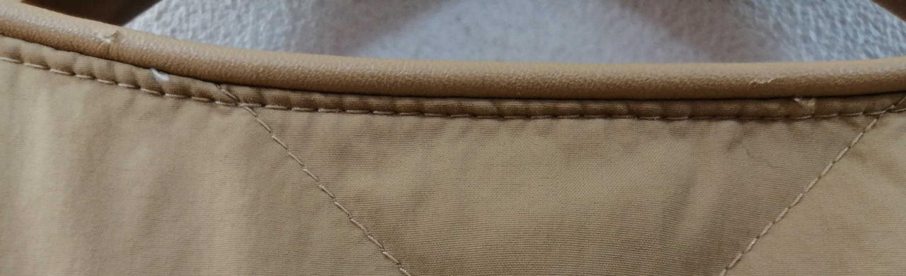 若干剥がれ有り