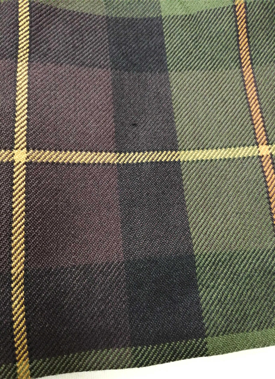 裾付近キズ有り