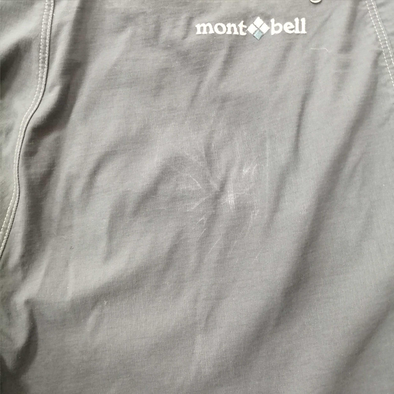 背面キズのようなもの有り