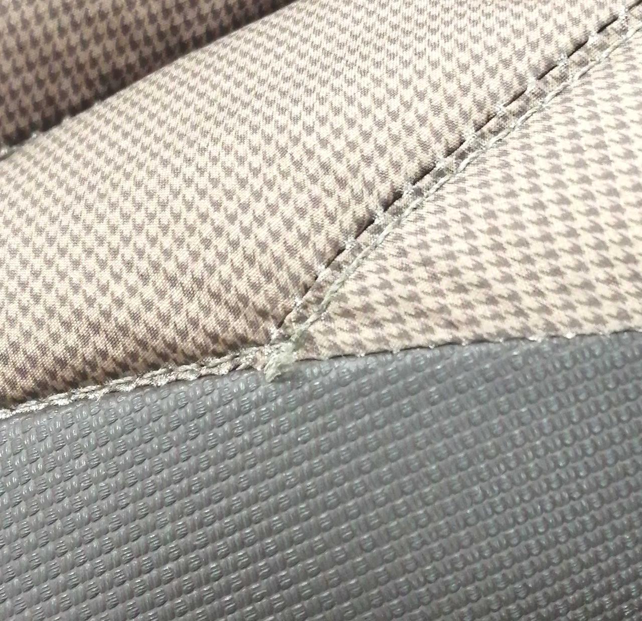 糸が出ています。