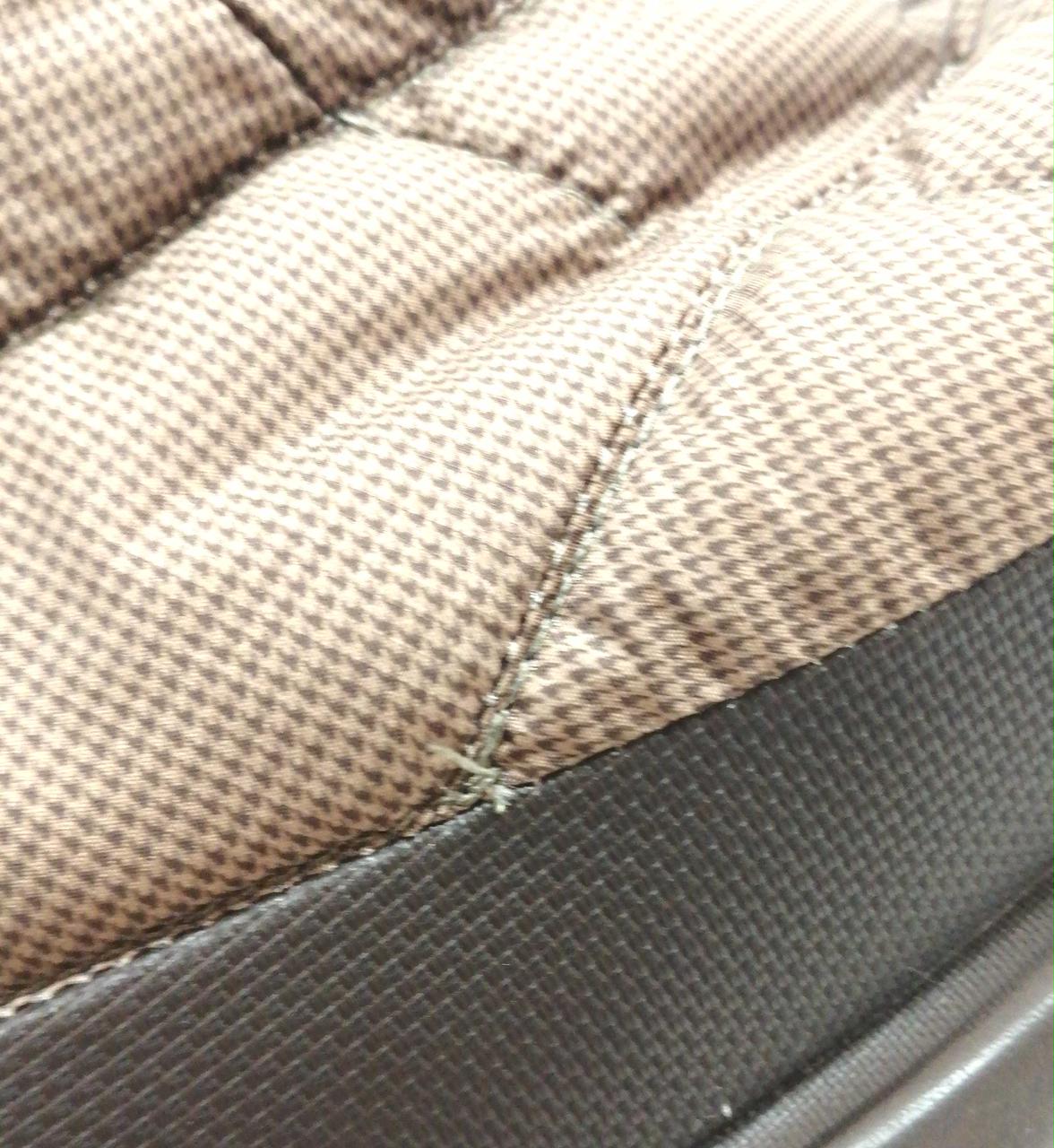 糸が出てます。