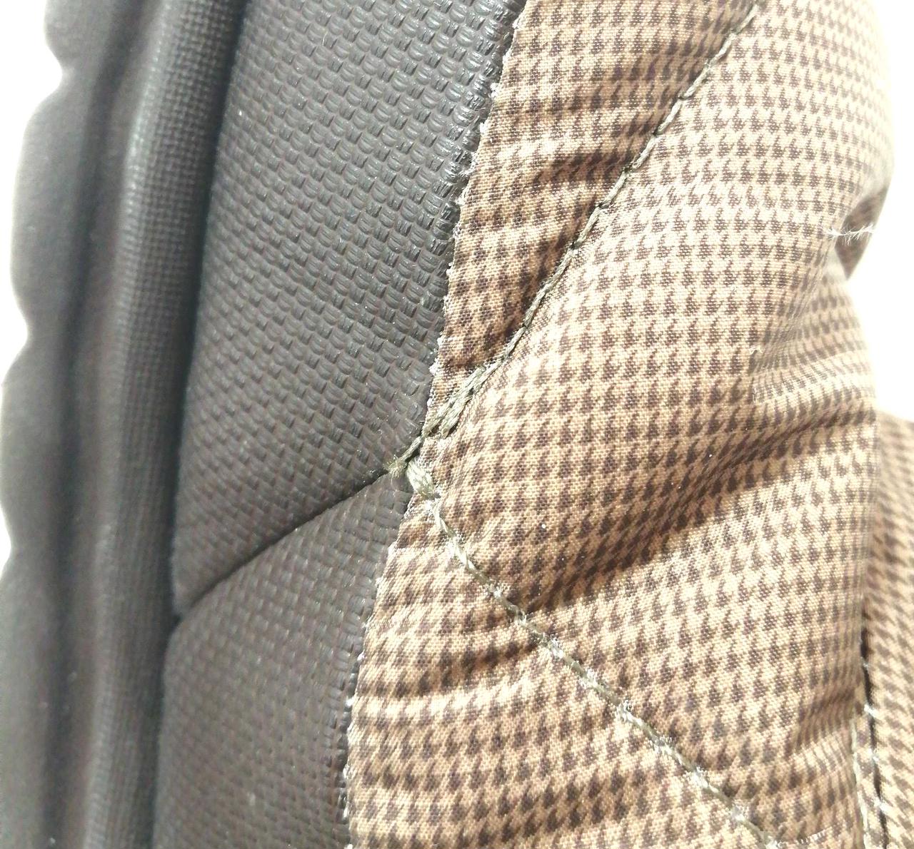 糸が出てます。