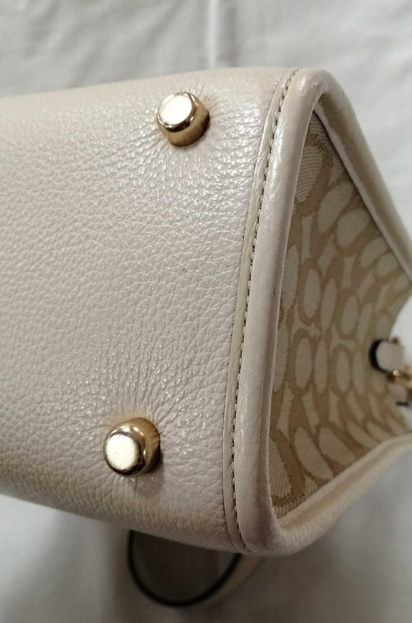 黄ばみ、金具部分キズ有り