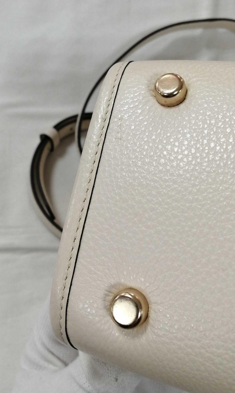 黄ばみ、金具部分キズ有り