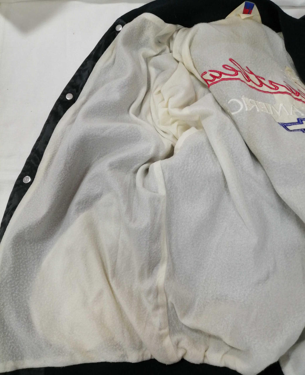 変色、毛羽立ち有り