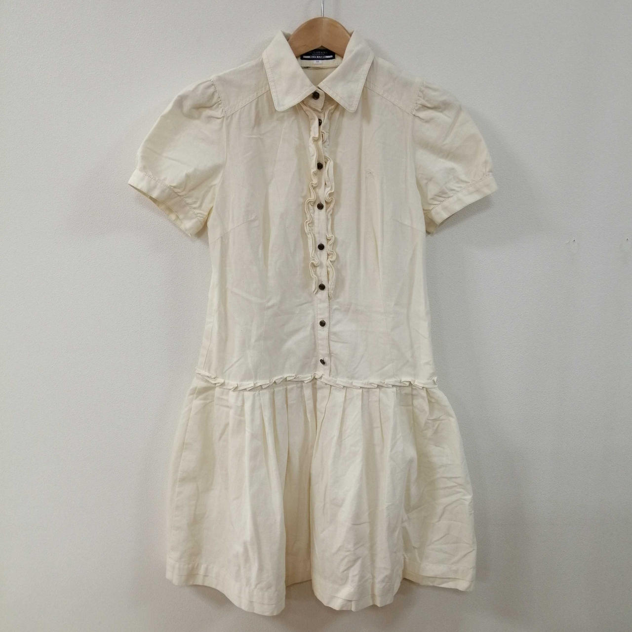 【BURBERRY BLUE LABEL】半袖フリル付きピンクワンピース BURBERRY BLUE LABEL】半袖フリル付きピンクワンピース