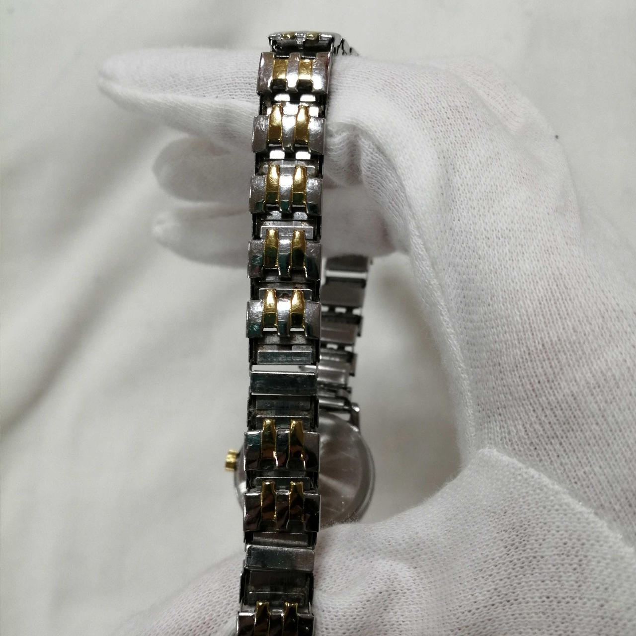 コマの間にお汚れあり