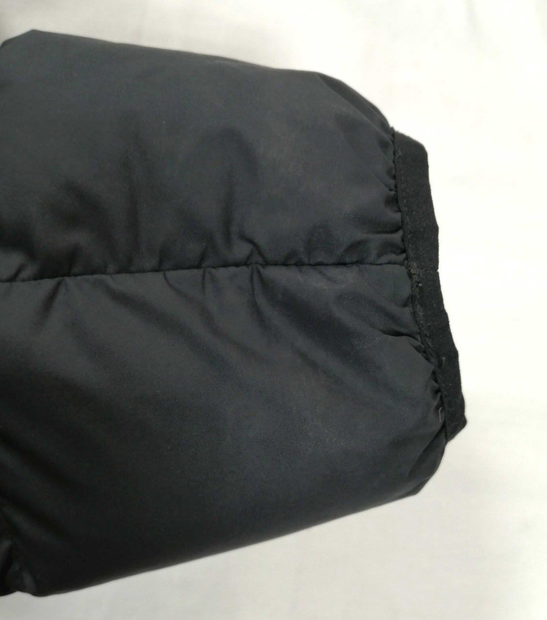 薄っすら白っぽく汚れ有り