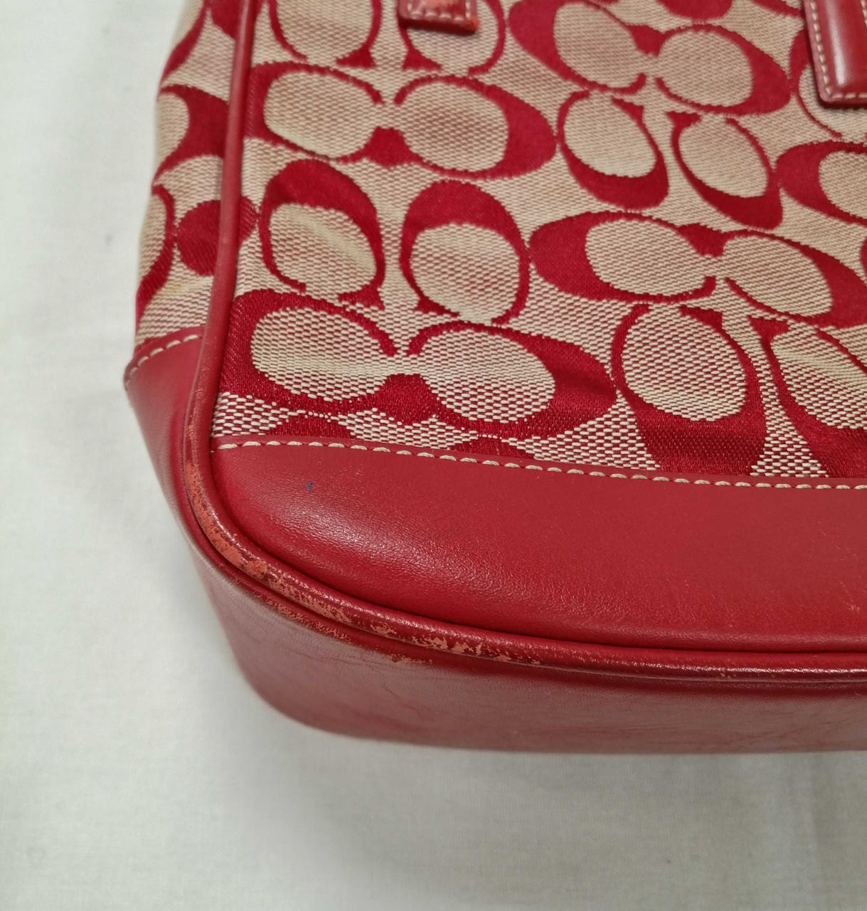 角スレ、汚れ有り