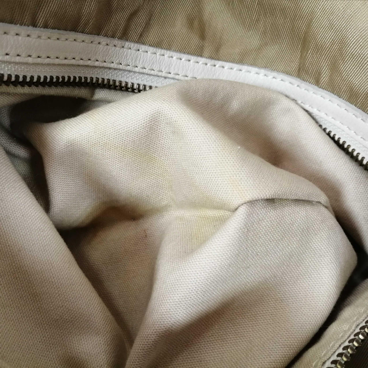 ポケット内側汚れ有り