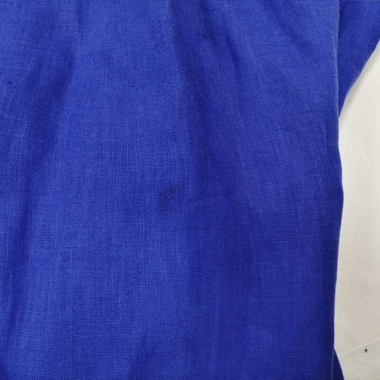 膝くらいの位置に汚れ有り