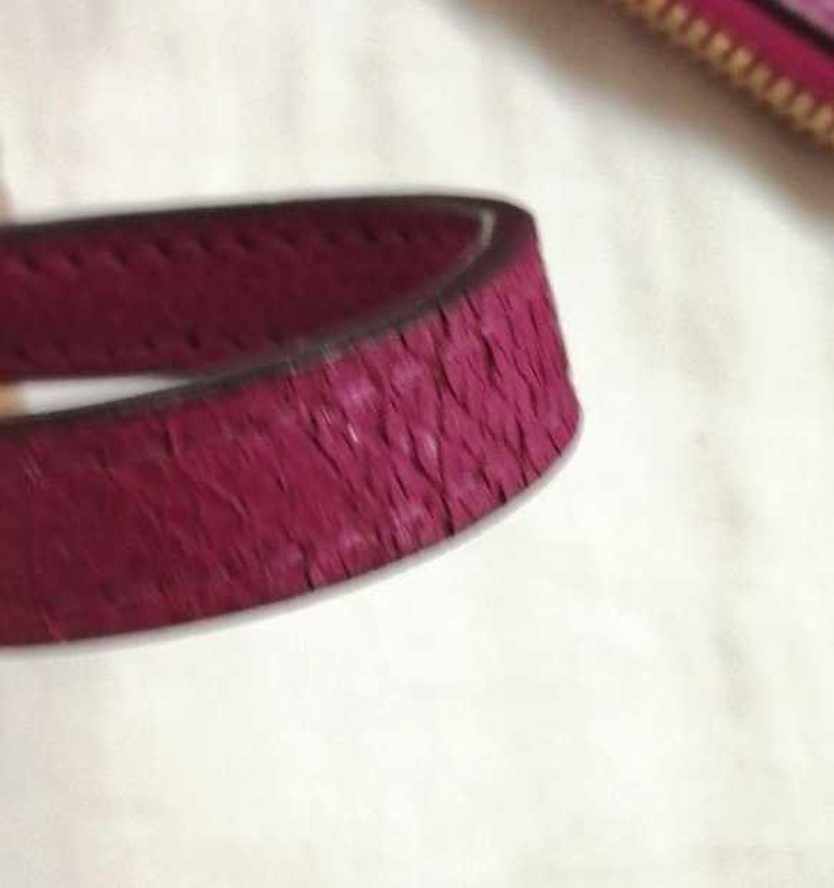 ショルダー紐ひび割れ有り