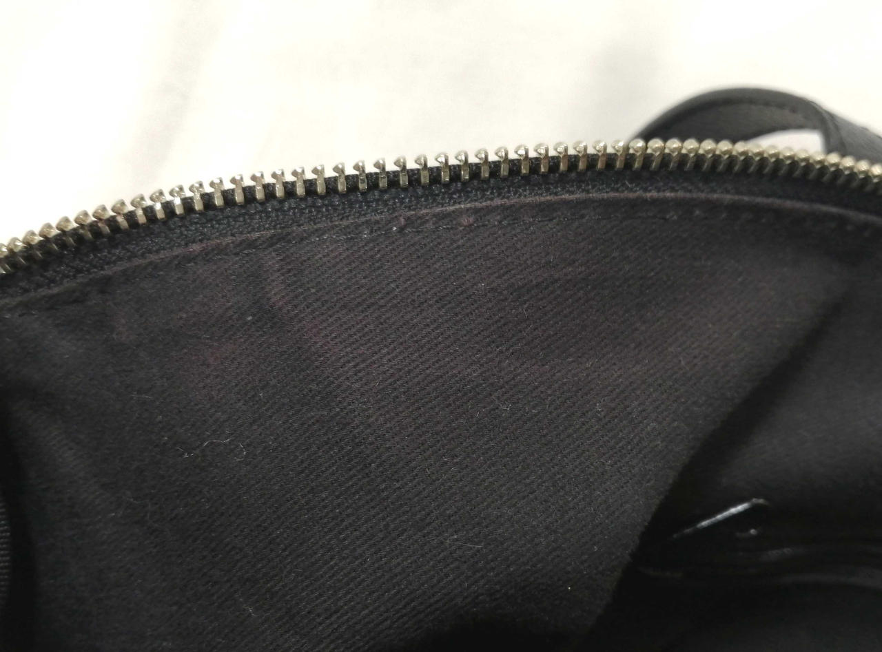 フチに変色有り