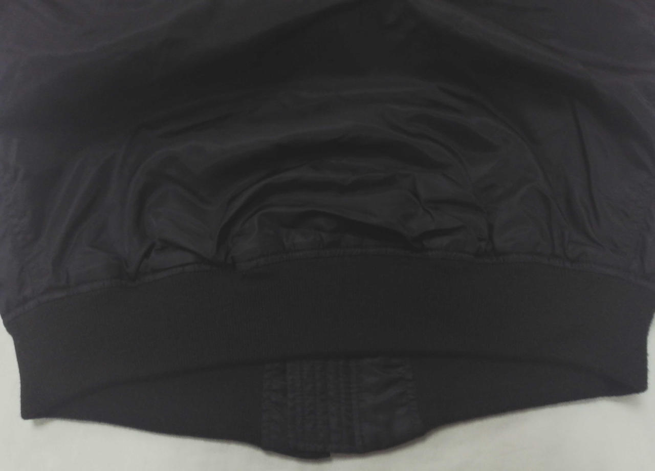 裾部分毛玉有り