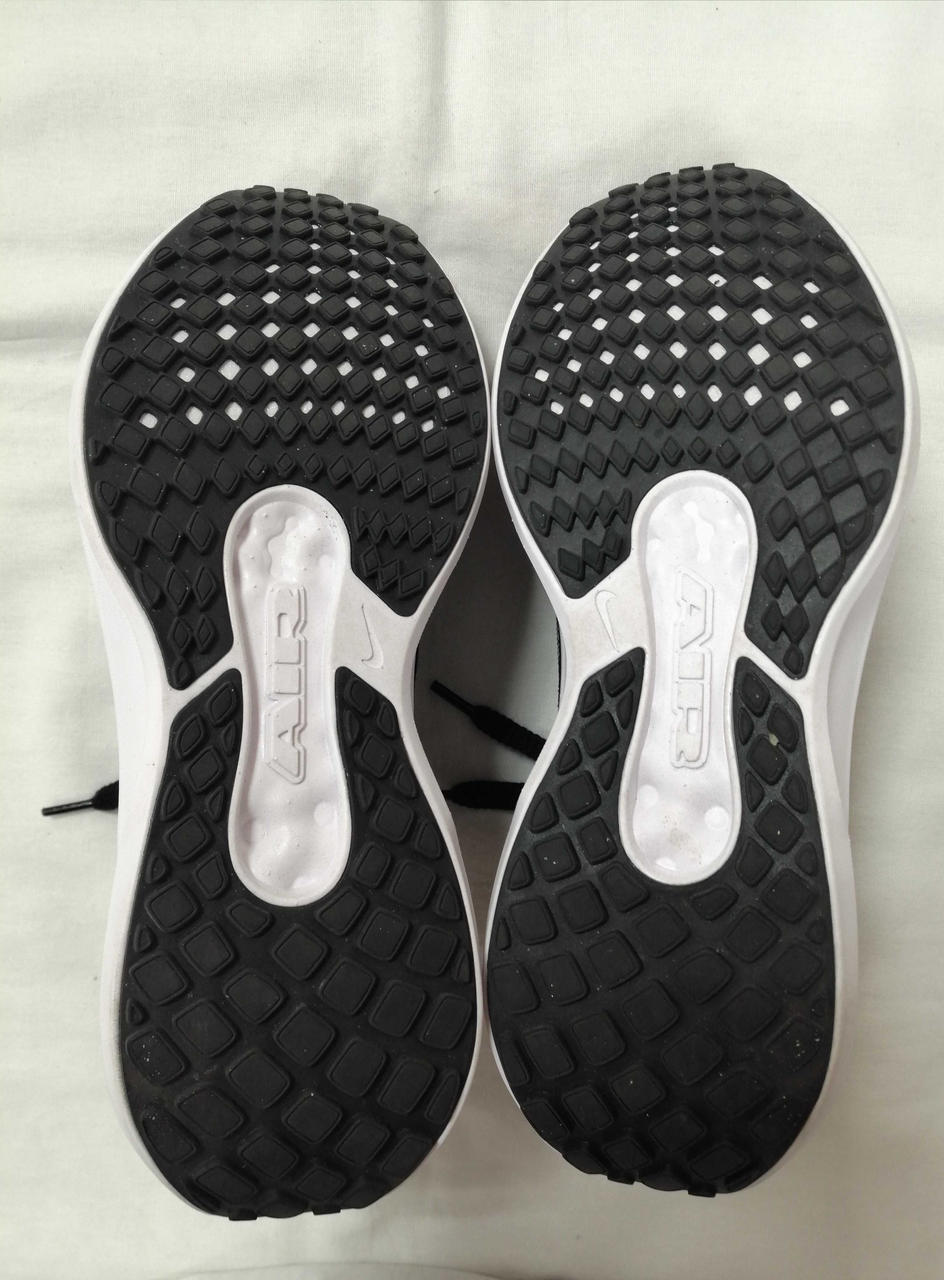 全体的に細かい汚れ有り