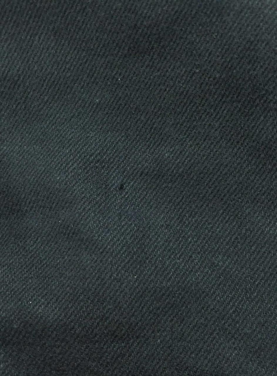 膝付近にキズ有り