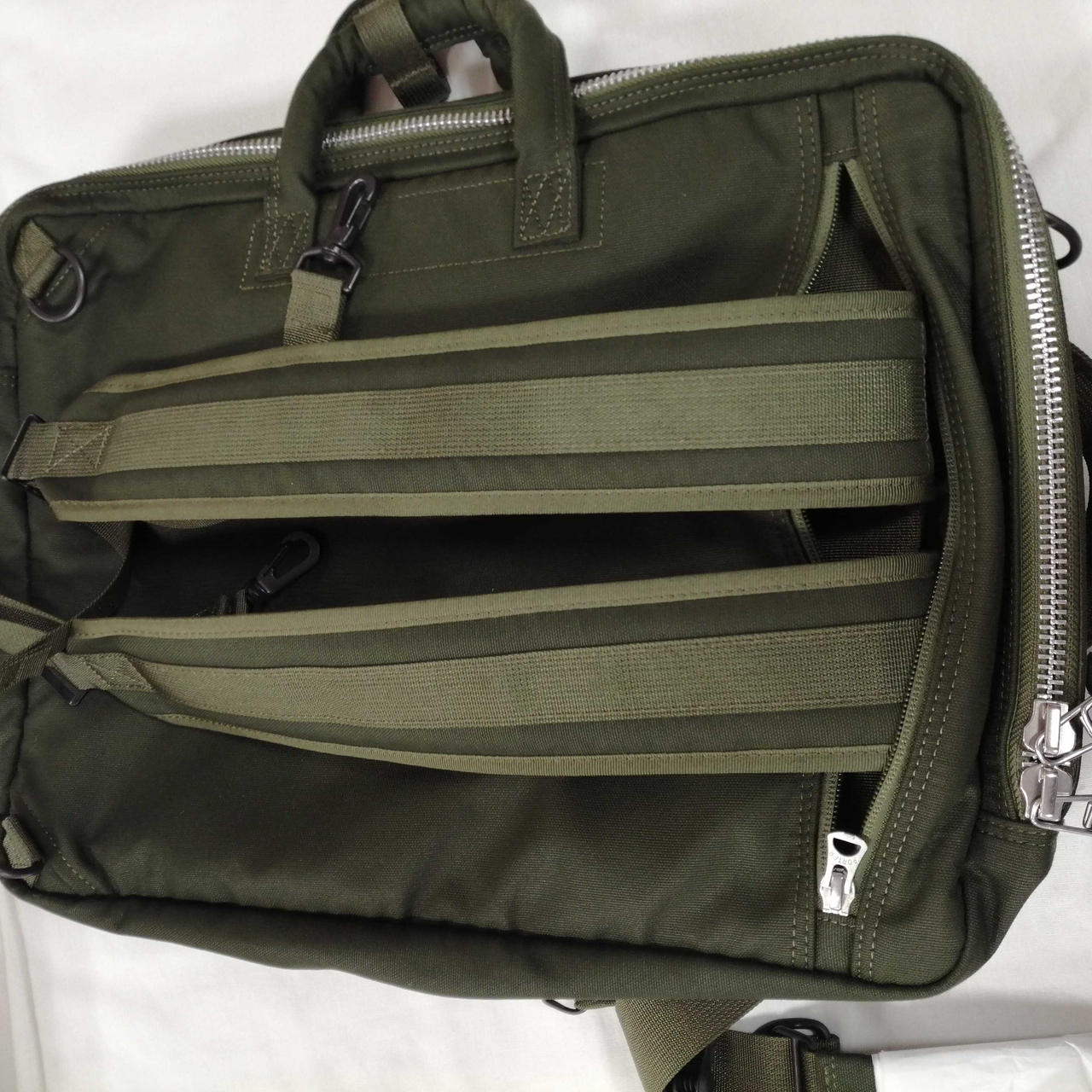 バックパックとしても使用できます。