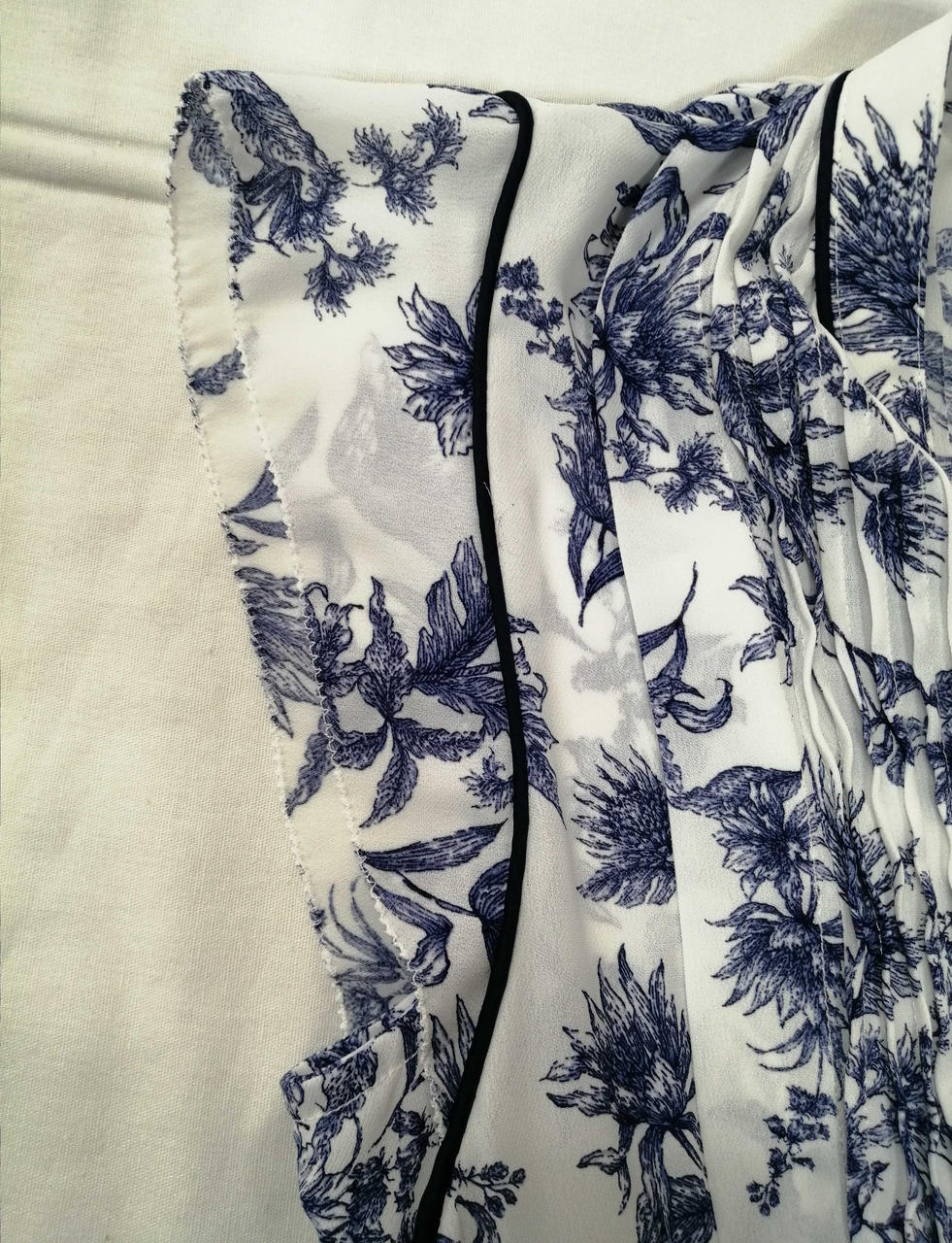 糸飛び出し有り