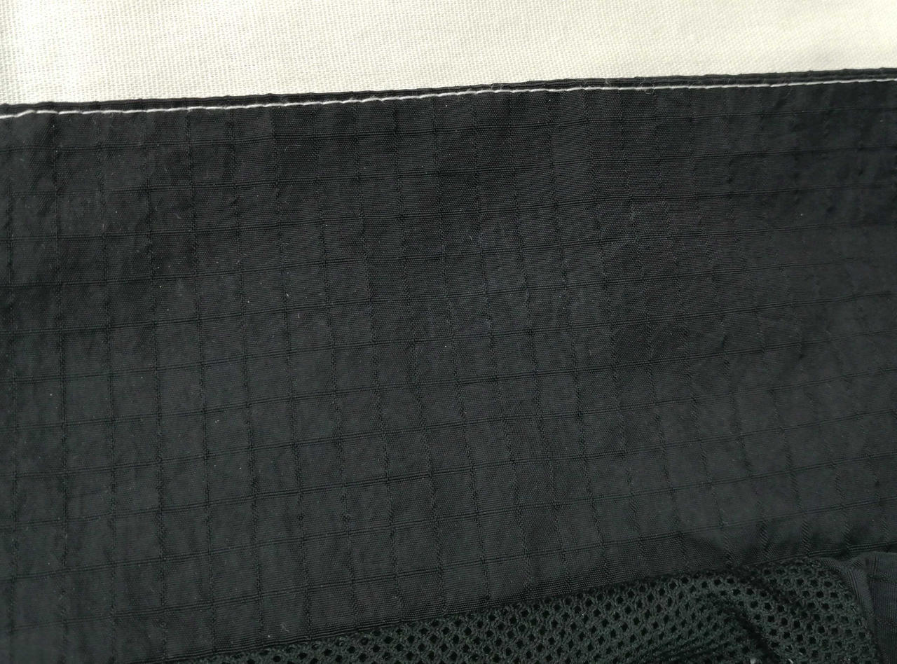 襟汚れ有り