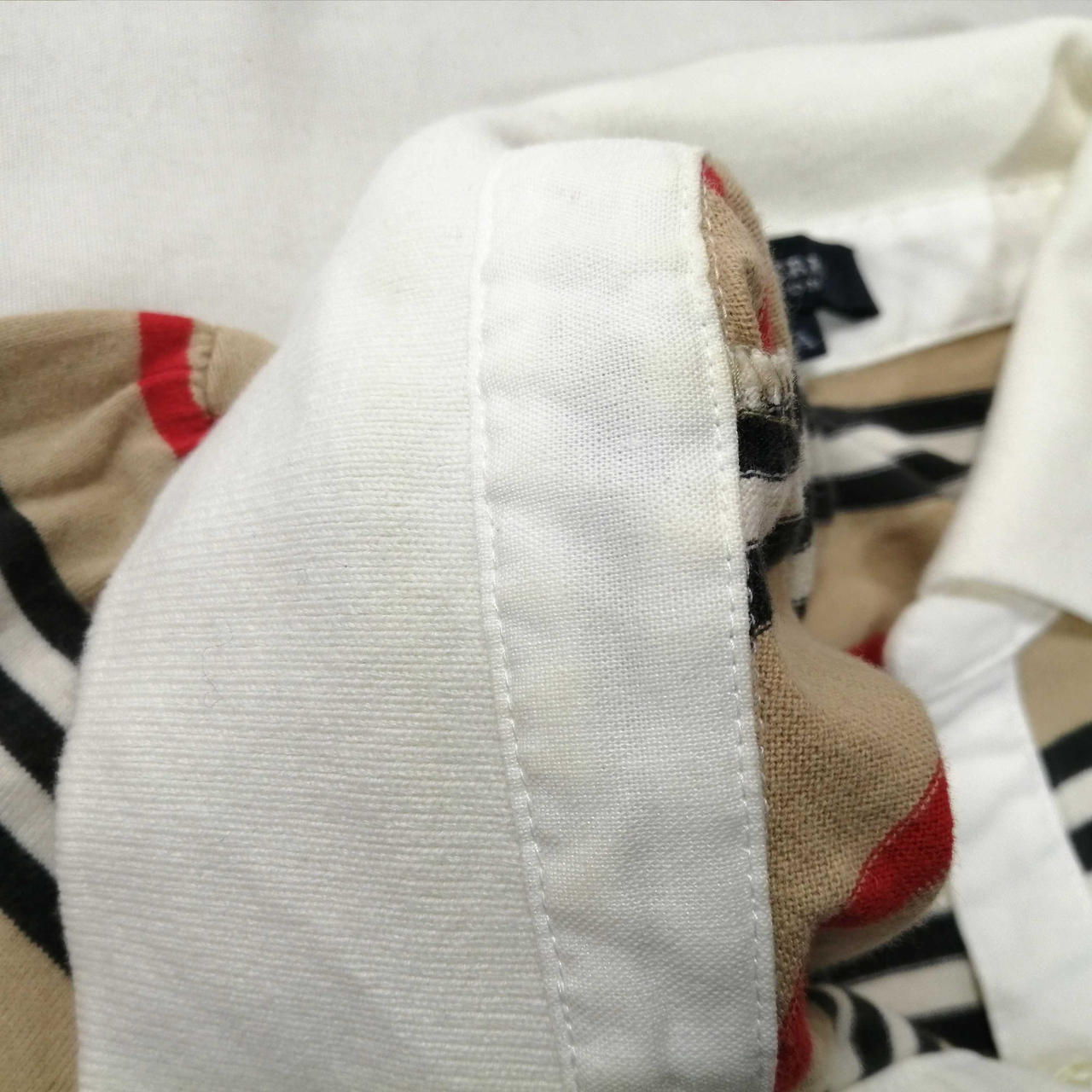 襟汚れ有り