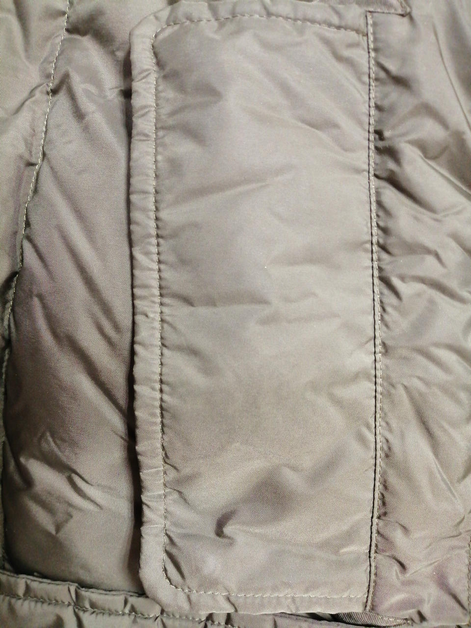 色ムラ、ボタンスレ有り