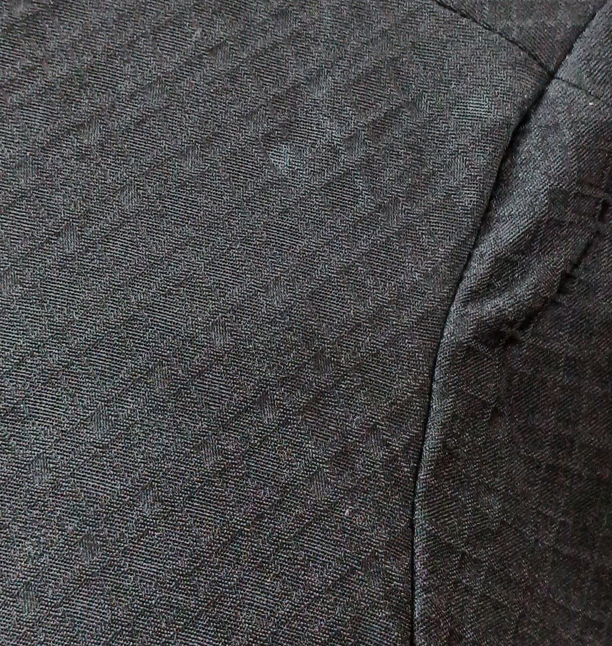肩に少々汚れあり