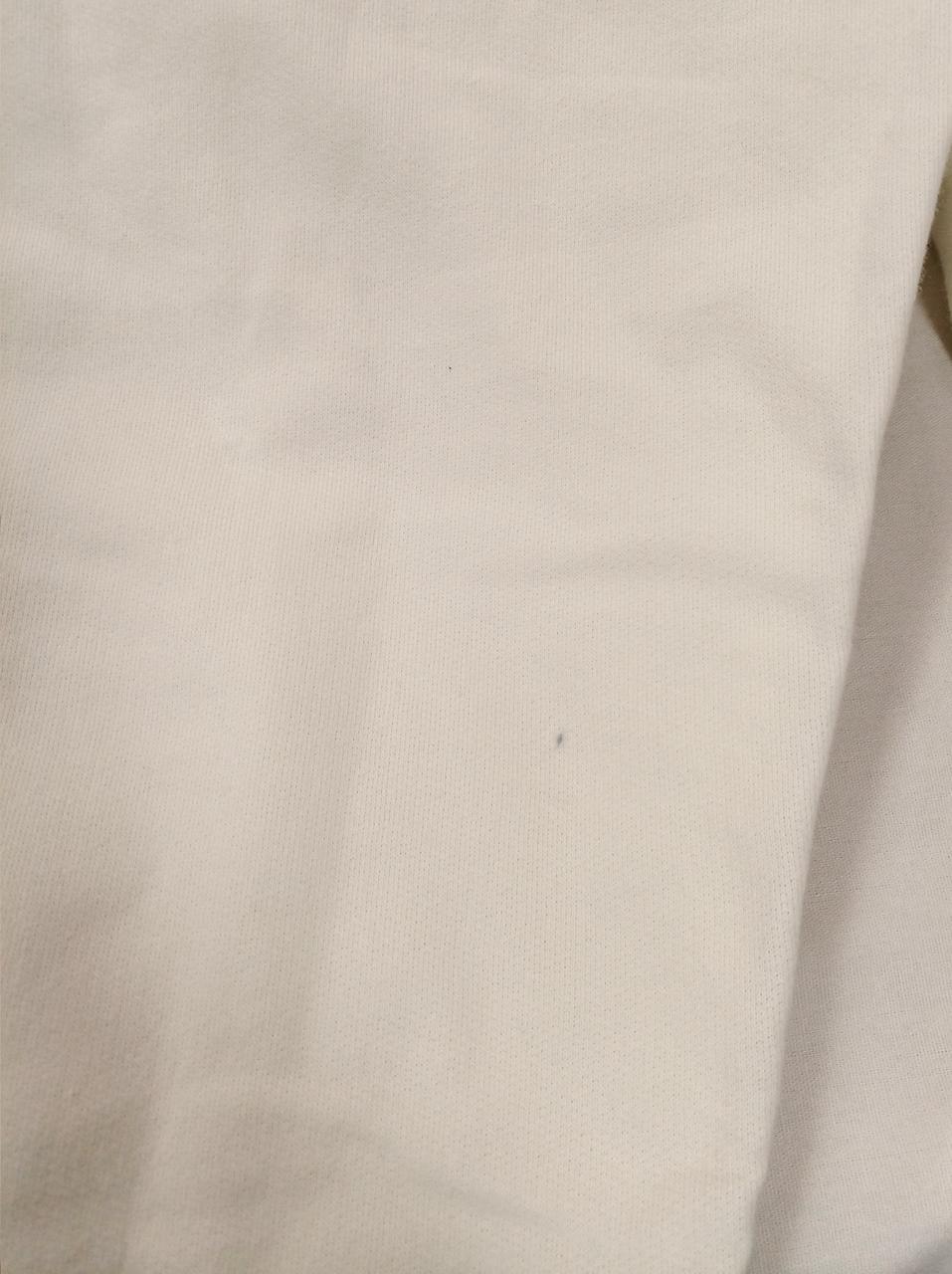 後ろふくらはぎ付近に汚れあり