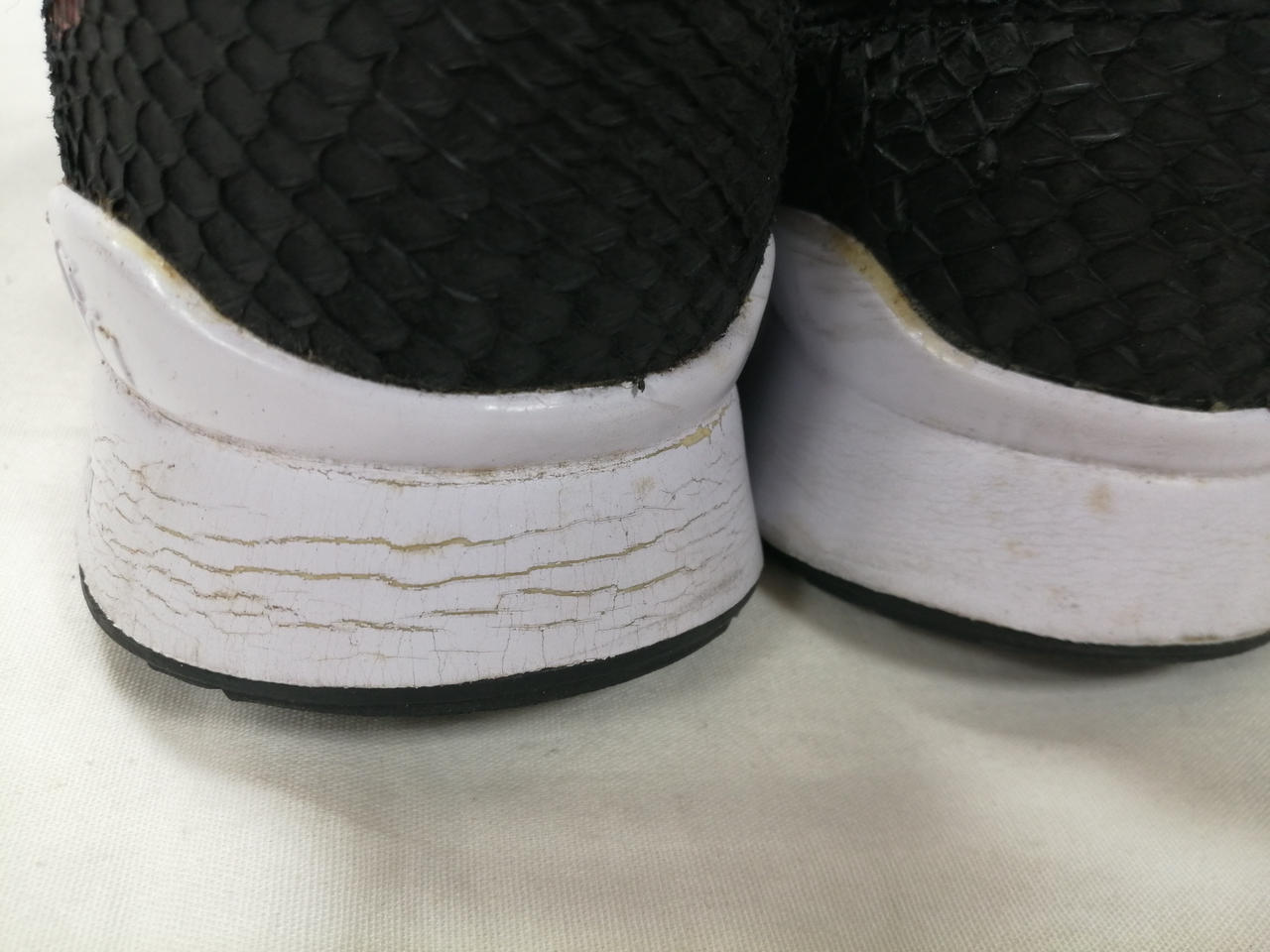 ヒビ、剥げ有り