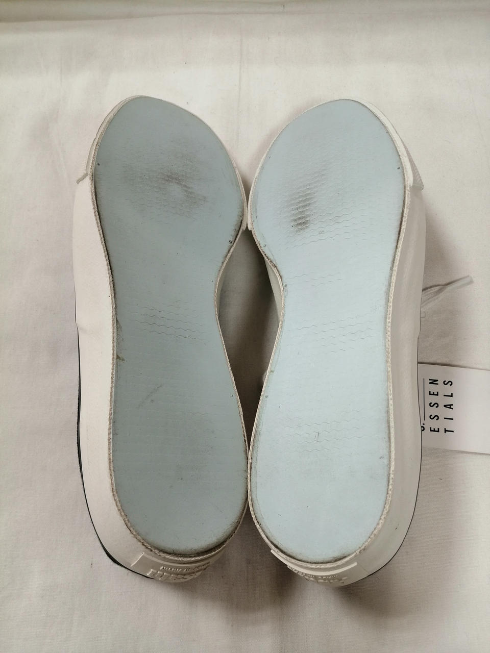 タグが付いておりますがソールにお汚れあり