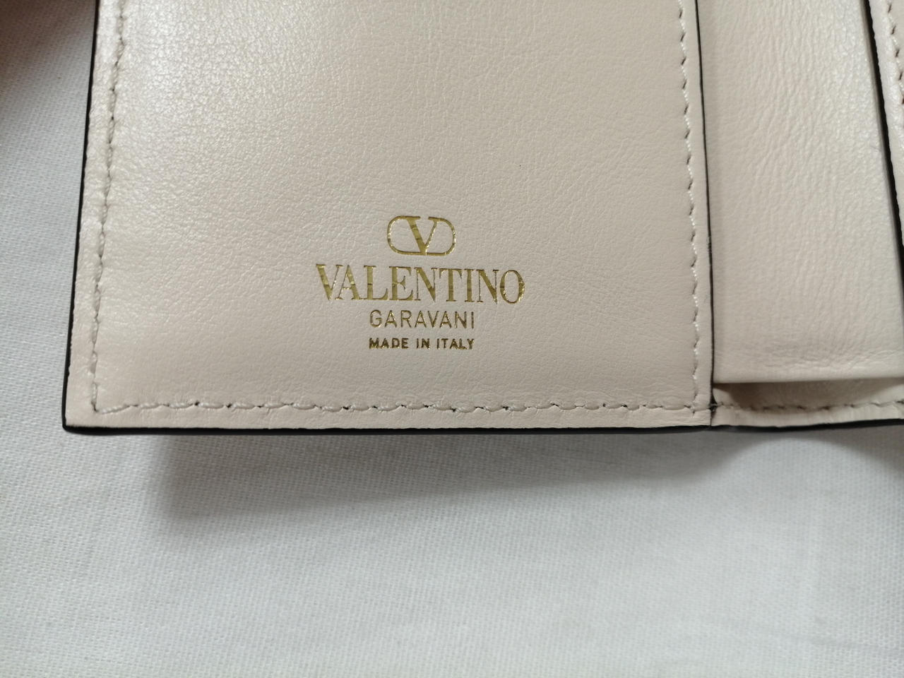 VALENTINO ヴァレンティノ　コンパクト　ウォレット VALENTINO ヴァレンティノ 二つ折り財布 TOILE ICONOGRAPHE