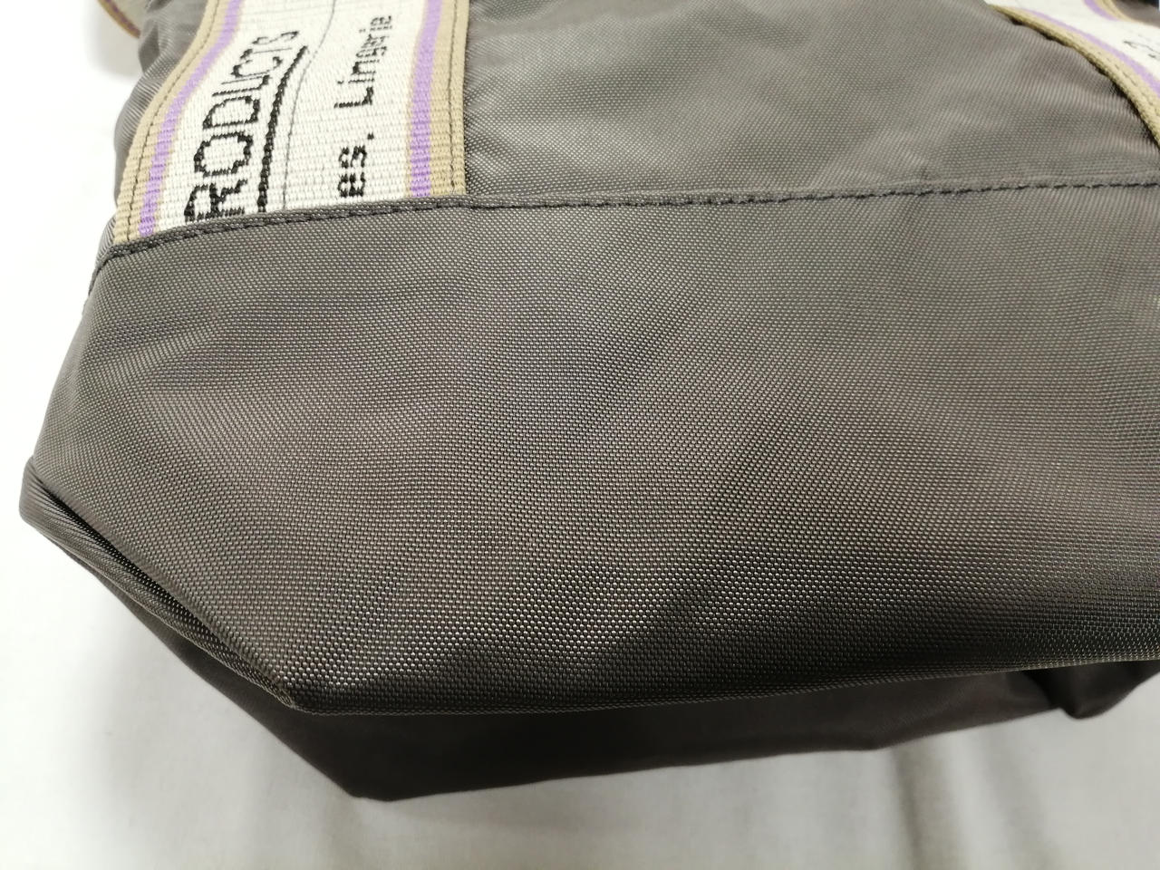 うっすら白い汚れ有り