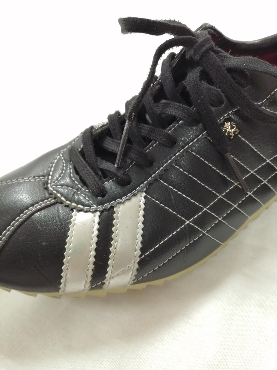 外側はシルバーカラー