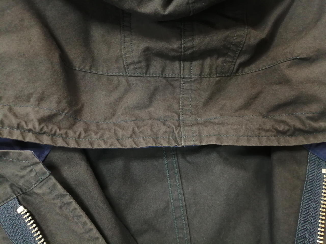 フード色褪せ有り