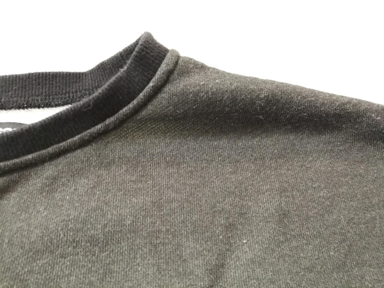 全体的に毛羽立ち有り