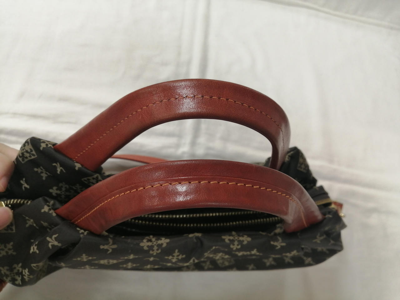 汚れ、キズ有り