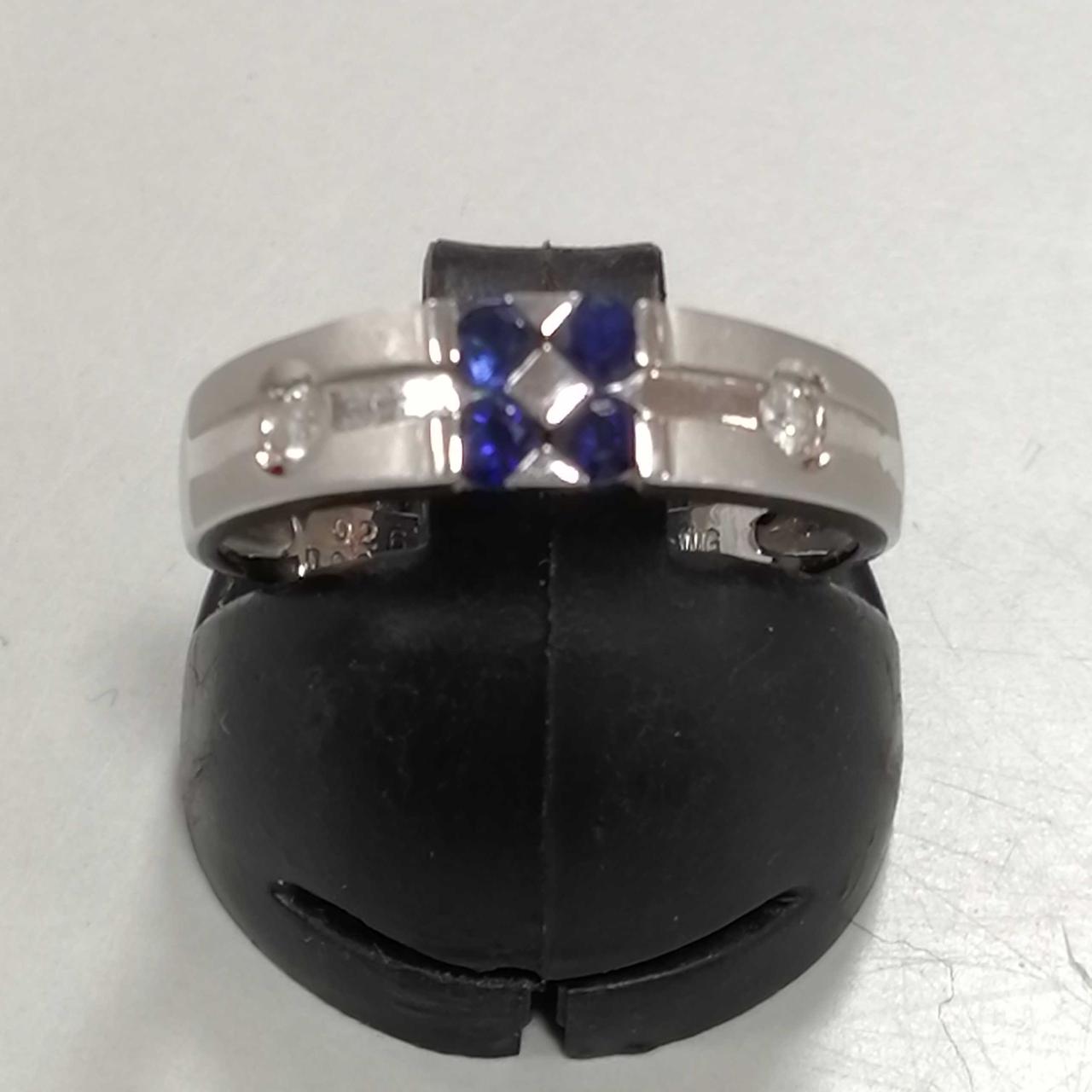 - 型番：0.26 D0.065刻印  総重量2.8G 12号 K18WGストーン付きリング