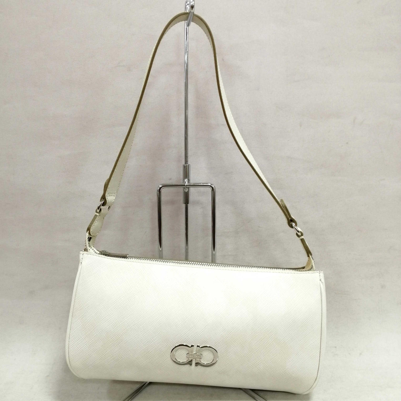 ショルダー変形有