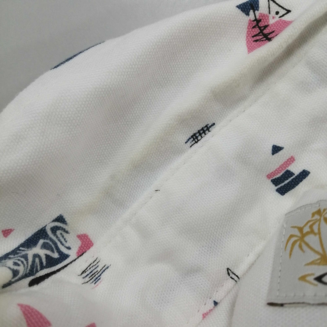 襟ぐり黄ばみ有